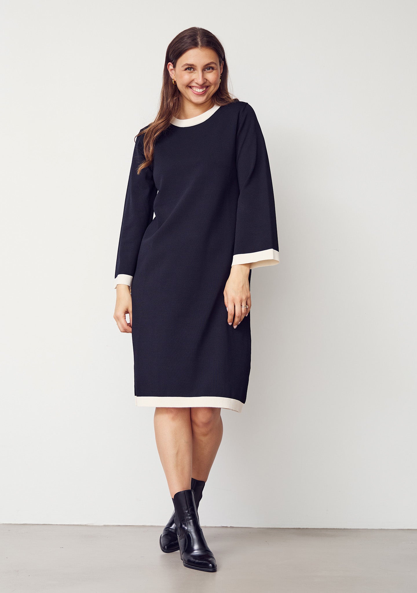 Jena Knit Dress - Black w/Cream Isayshop.eu Jena Knit Dress - Black w/Cream Isayshop.eu