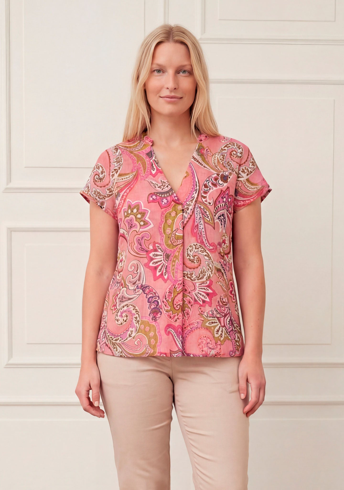 トップス PRINTED AIRY SILK HALF-SLEEVED SHIRT 5 T-shirts & Tops – Isayshop.eu