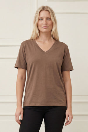 I SAY Nugga Basic V-Neck T-Shirt Basics 314 Toffee