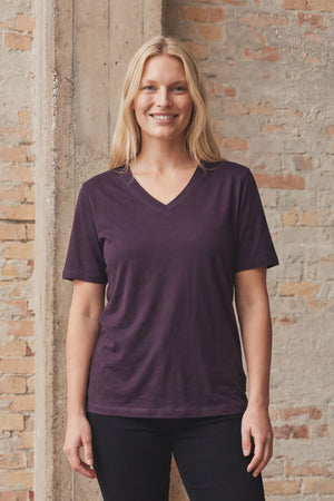 I SAY Nugga Basic V-Neck T-Shirt Basics 419 Aubergine