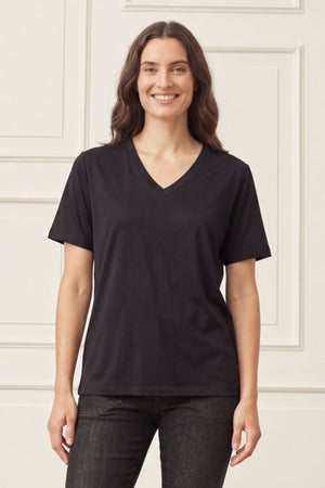 I SAY Nugga Basic V-Neck T-Shirt Basics 900 Black