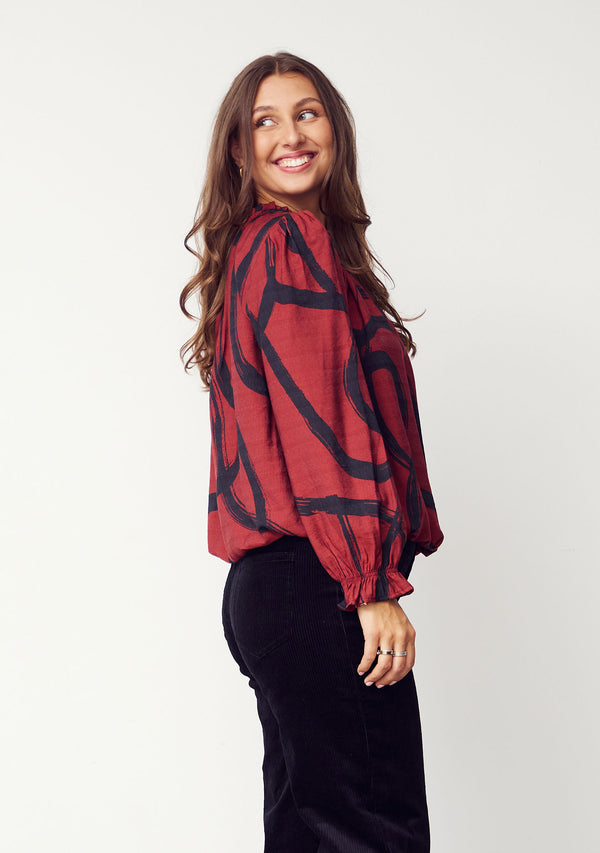I SAY Tanna Printed Blouse Blouses M97 Black On Red