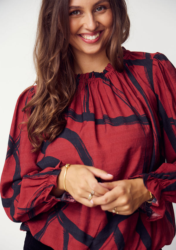I SAY Tanna Printed Blouse Blouses M97 Black On Red