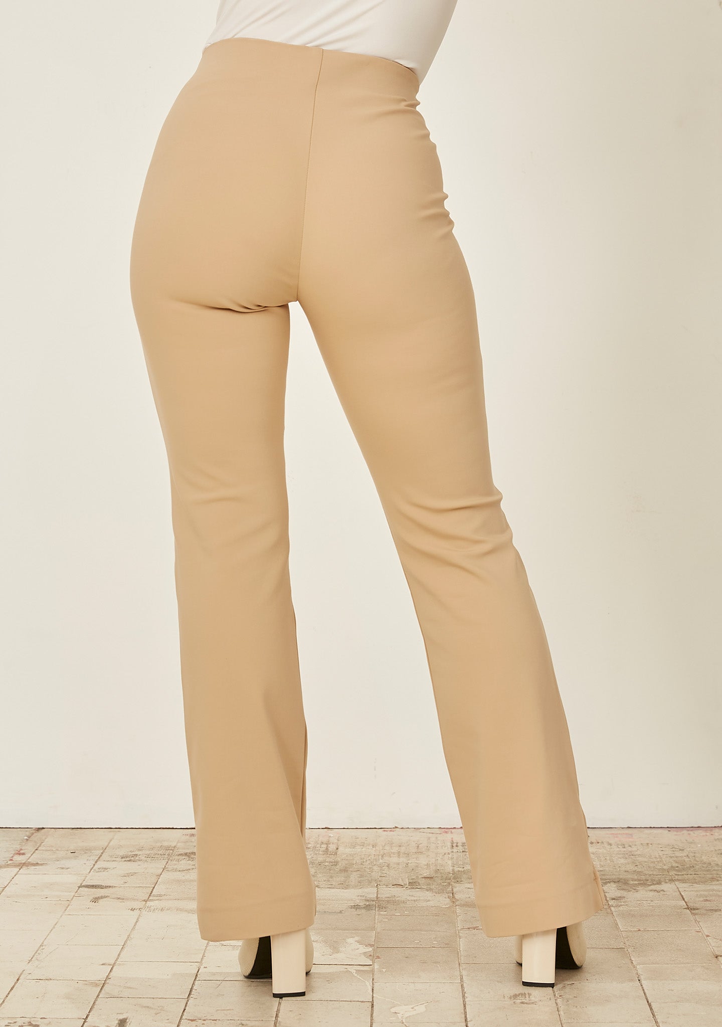 Shop beige flared pantalon 